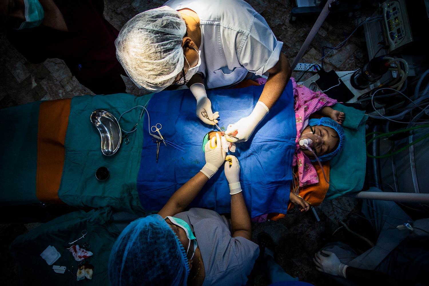Tom Weller Fotojournalist Report Nepal Krankenhaus Operation